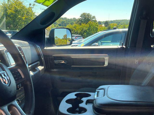 Photo of 2022 Diamond Black Crystal Pearlcoat RAM 1500 Classic