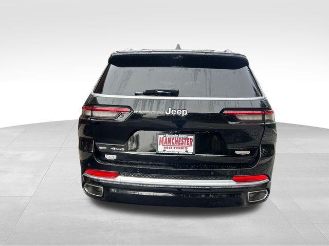 Photo of 2021 Diamond Black Crystal Pearlcoat Jeep Grand Cherokee L