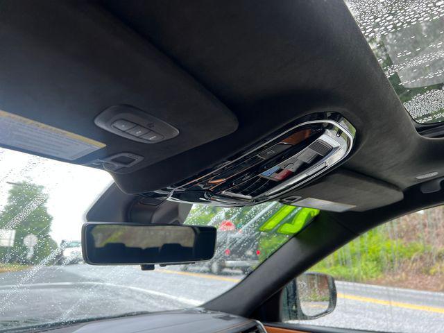 Photo of 2021 Diamond Black Crystal Pearlcoat Jeep Grand Cherokee L