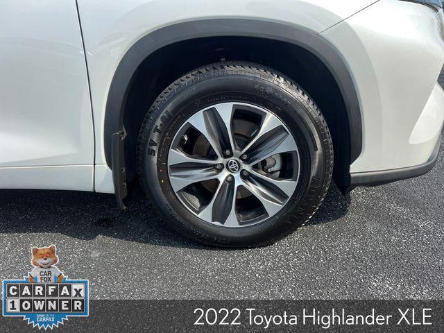 Photo of 2022 Wind Chill Pearl Toyota Highlander