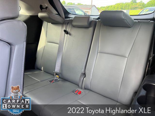 Photo of 2022 Wind Chill Pearl Toyota Highlander