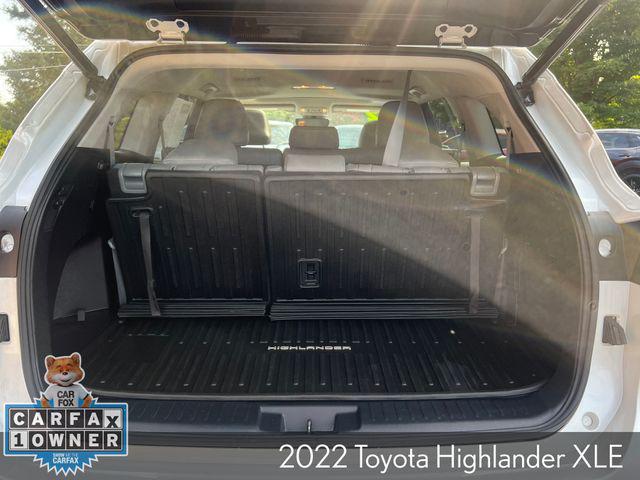 Photo of 2022 Wind Chill Pearl Toyota Highlander