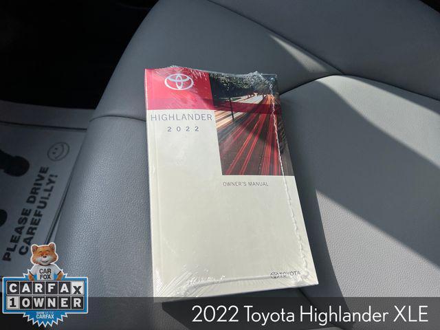 Photo of 2022 Wind Chill Pearl Toyota Highlander