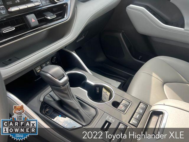 Photo of 2022 Wind Chill Pearl Toyota Highlander