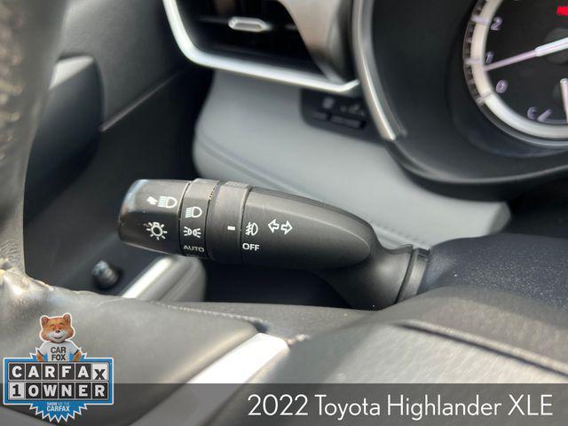 Photo of 2022 Wind Chill Pearl Toyota Highlander