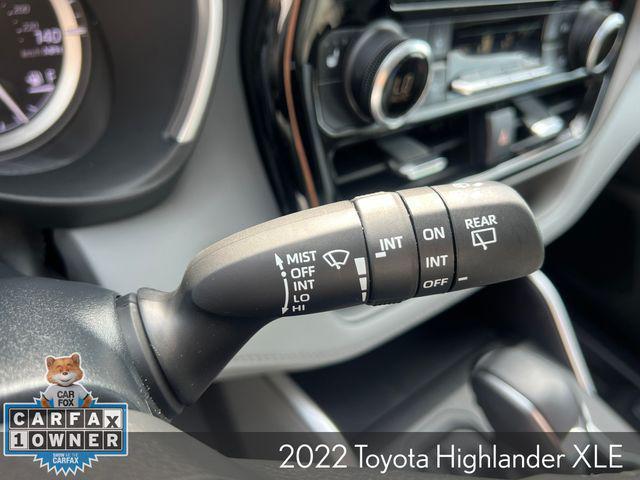Photo of 2022 Wind Chill Pearl Toyota Highlander
