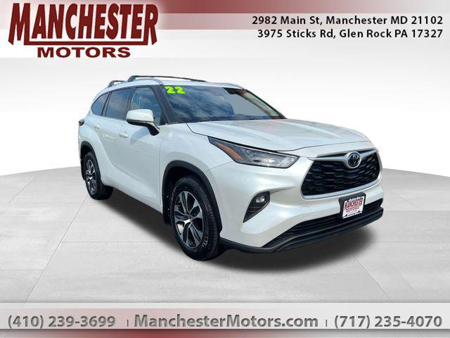 Photo of 2022 Wind Chill Pearl Toyota Highlander