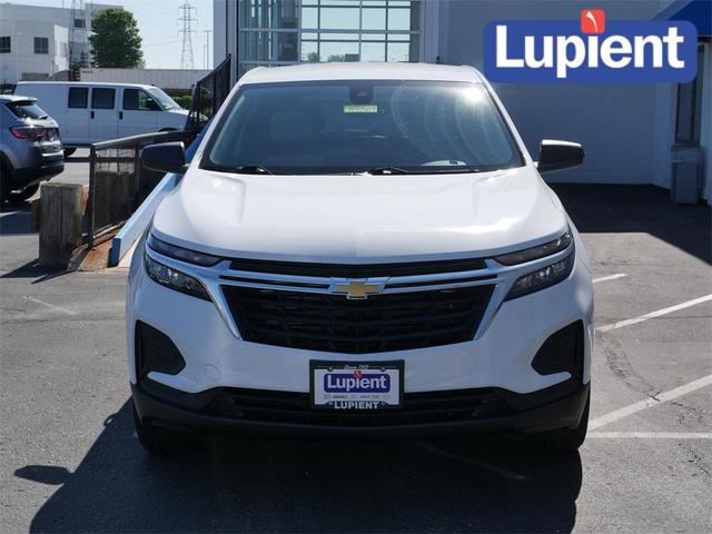 Photo of 2022 Summit White Chevrolet Equinox