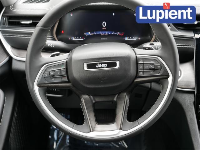 Photo of 2023 Bright White Clearcoat Jeep Grand Cherokee