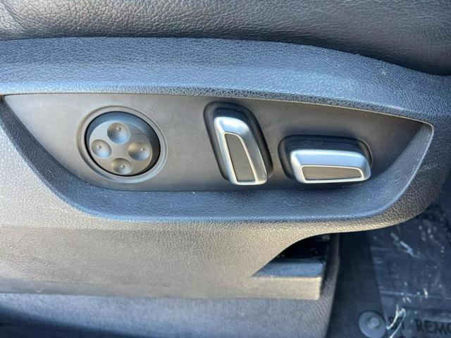 Photo of 2015 Gray Audi Q7