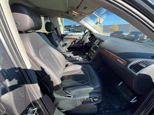 Photo of 2015 Gray Audi Q7