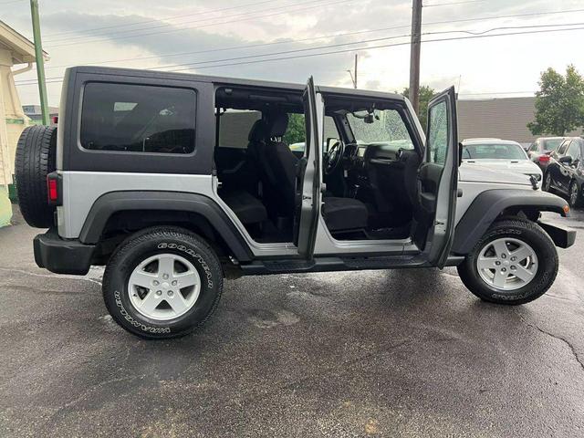 Photo of 2014 Silver Jeep Wrangler Unlimited