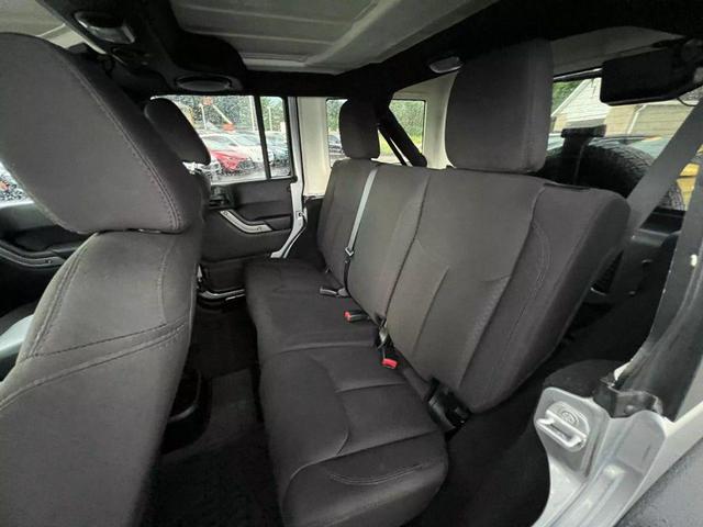 Photo of 2014 Silver Jeep Wrangler Unlimited
