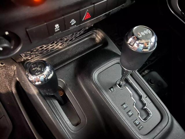 Photo of 2014 Silver Jeep Wrangler Unlimited