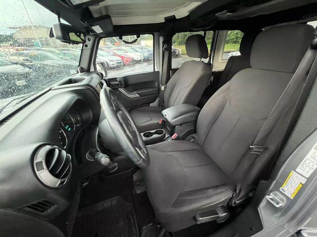 Photo of 2014 Silver Jeep Wrangler Unlimited