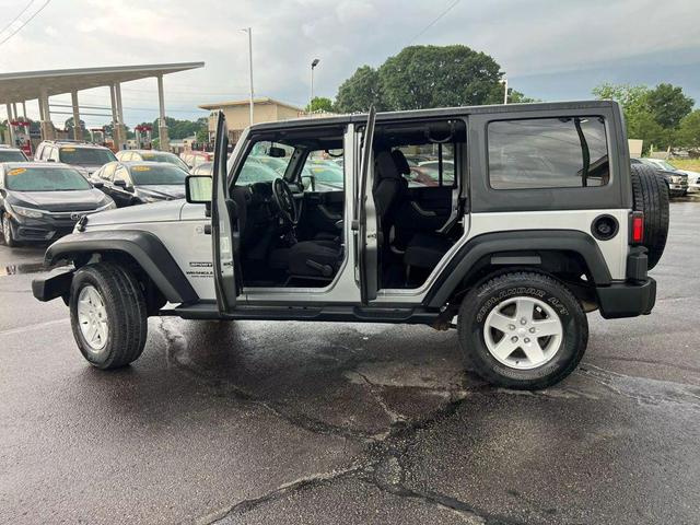 Photo of 2014 Silver Jeep Wrangler Unlimited
