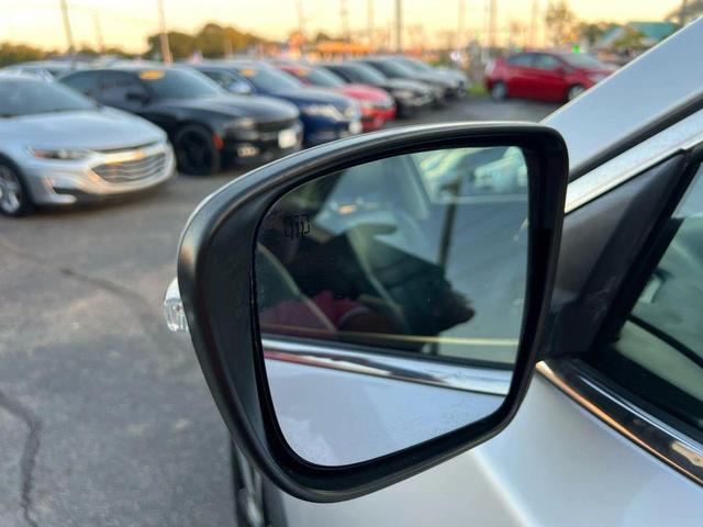 Photo of 2020 Silver Nissan Rogue