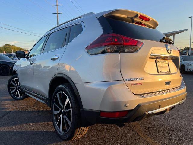 Photo of 2020 Silver Nissan Rogue