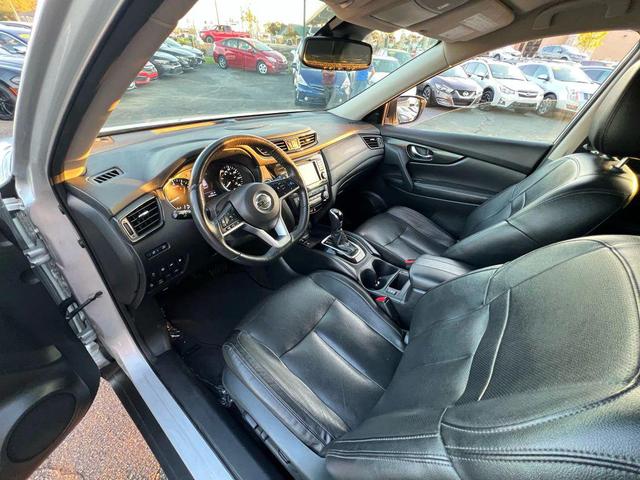 Photo of 2020 Silver Nissan Rogue