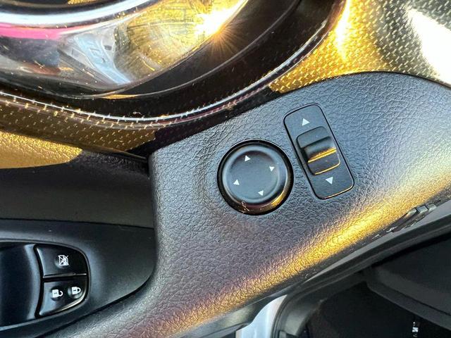 Photo of 2020 Silver Nissan Rogue