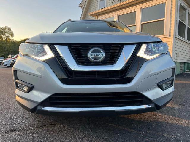 Photo of 2020 Silver Nissan Rogue