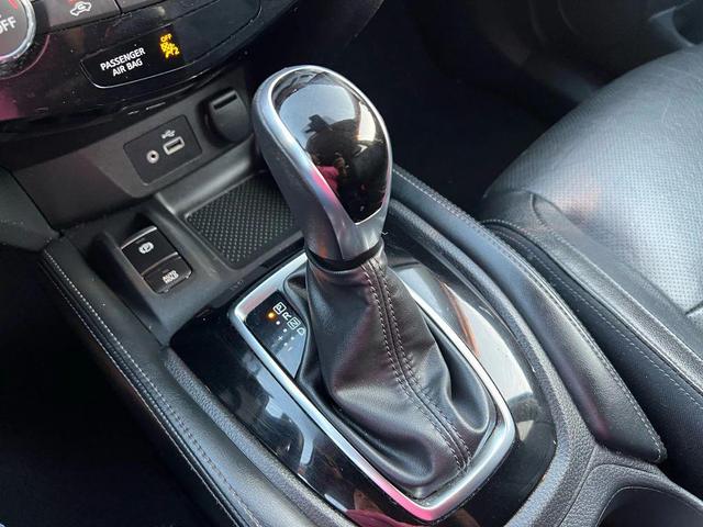 Photo of 2020 Silver Nissan Rogue