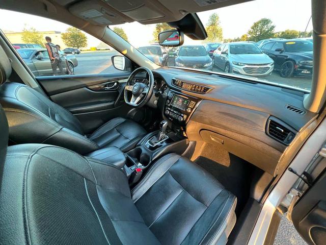 Photo of 2020 Silver Nissan Rogue