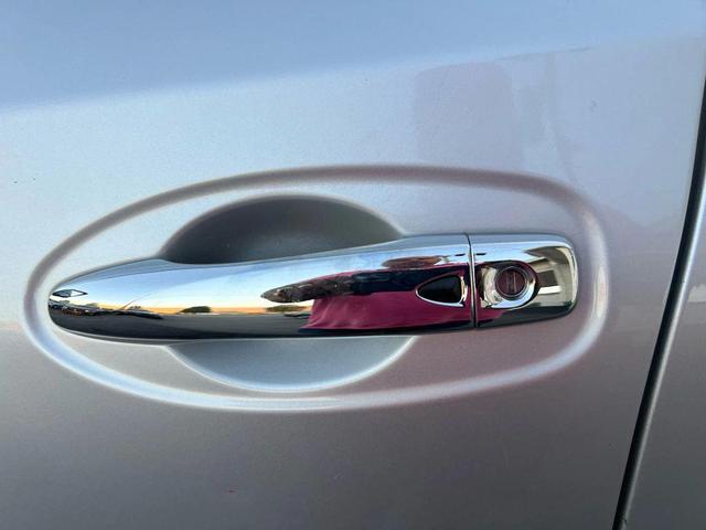 Photo of 2020 Silver Nissan Rogue