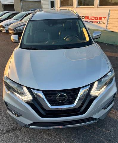 Photo of 2020 Silver Nissan Rogue