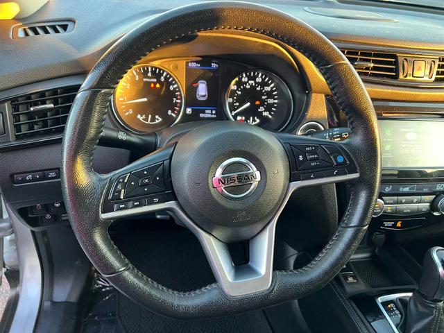 Photo of 2020 Silver Nissan Rogue