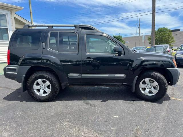 Photo of 2013 Black Nissan Xterra