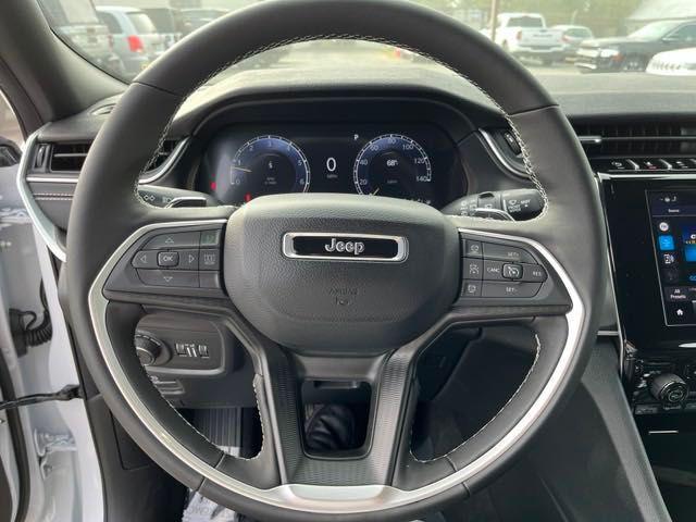 Photo of 2025 Bright White Clearcoat Jeep Grand Cherokee