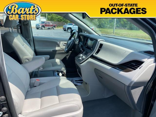 Photo of 2020 Midnight Black Metallic Toyota Sienna