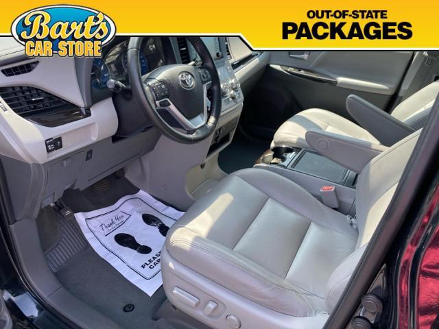 Photo of 2020 Midnight Black Metallic Toyota Sienna