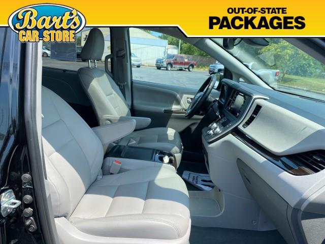 Photo of 2020 Midnight Black Metallic Toyota Sienna
