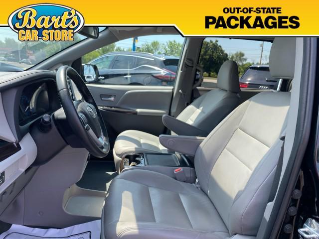 Photo of 2020 Midnight Black Metallic Toyota Sienna