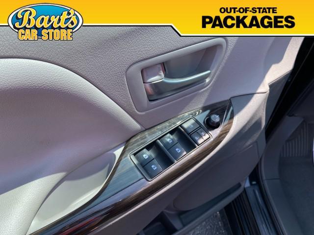 Photo of 2020 Midnight Black Metallic Toyota Sienna