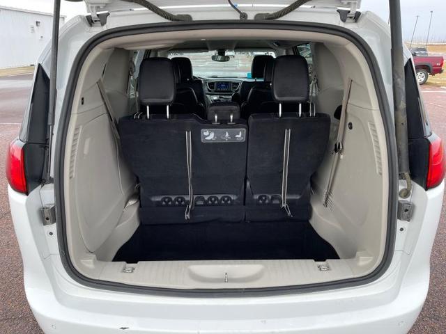 Photo of 2020 White Chrysler Pacifica