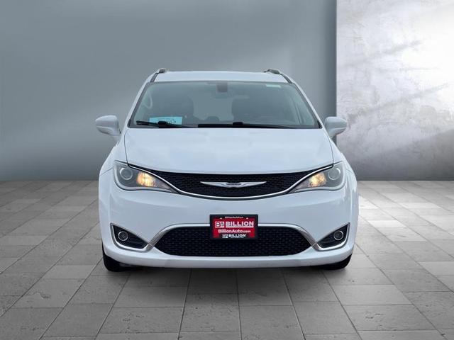 Photo of 2020 White Chrysler Pacifica
