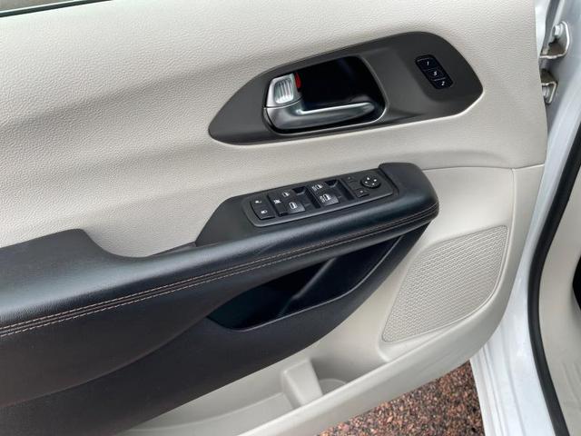 Photo of 2020 White Chrysler Pacifica