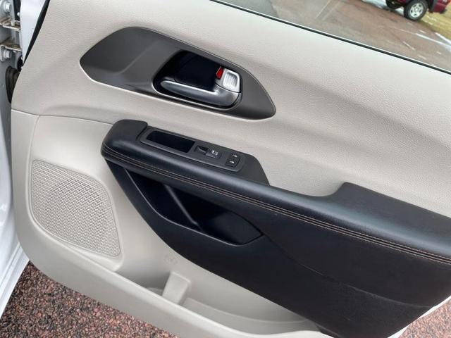 Photo of 2020 White Chrysler Pacifica