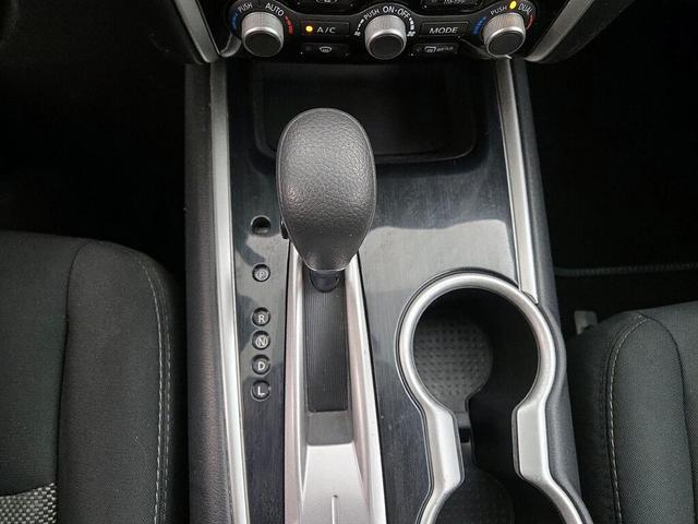 Photo of 2017 Silver Nissan Pathfinder
