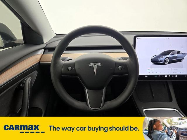 Photo of 2022 Gray Tesla Model 3