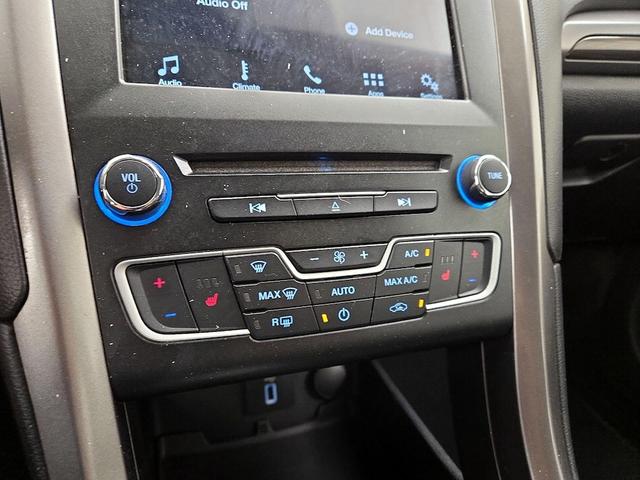 Photo of 2018 White Ford Fusion Energi