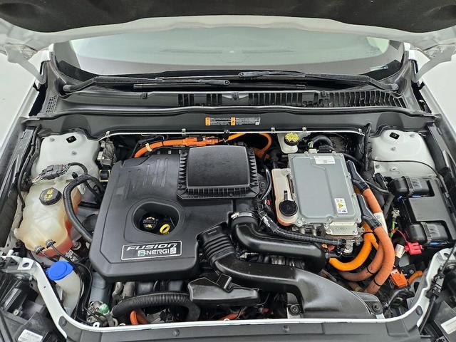Photo of 2018 White Ford Fusion Energi