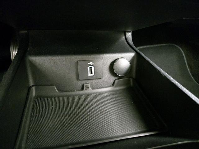 Photo of 2018 White Ford Fusion Energi