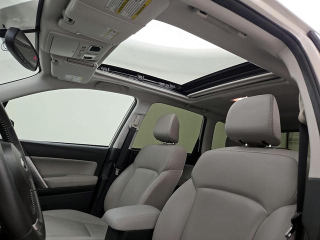 Photo of 2015 White Subaru Forester