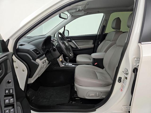 Photo of 2015 White Subaru Forester
