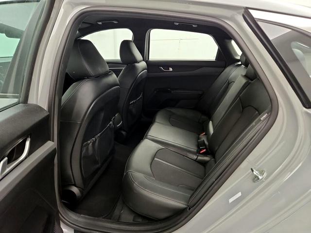 Photo of 2022 Gray Kia K5