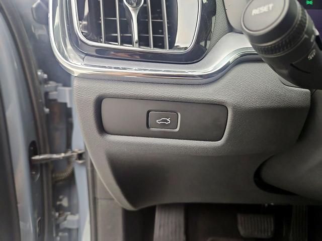 Photo of 2024 Blue Volvo S60